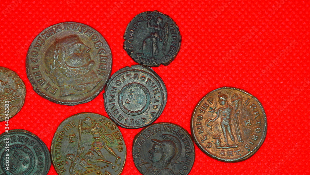 Numismática. Monedas del Imperio Romano. Follis, centonenal, centonal. Calderilla de la Antigua Roma
