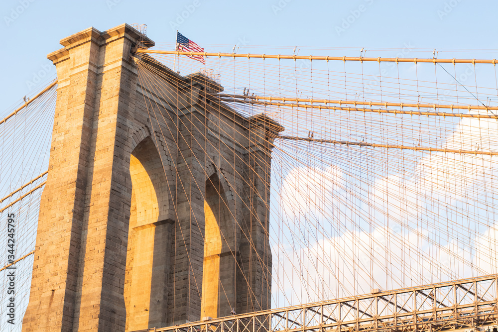 Fototapeta premium Blooklyn bridge on a sunny day in New York City