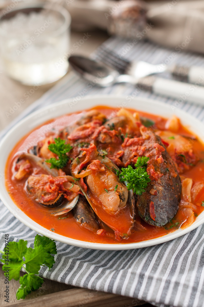 Mussels in Spicy Tomato Sauce, Mussels Marinara Mussels in Spicy Tomato Sauce, Mussels Marinara