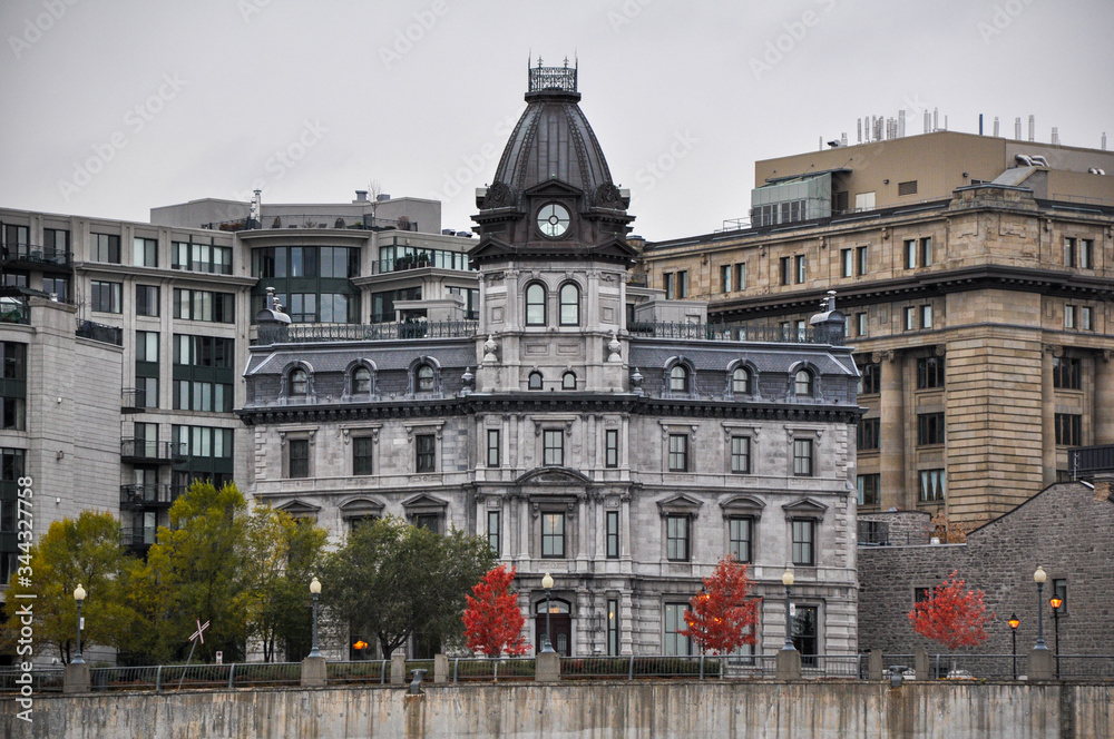 Fototapeta premium Vieux-Montréal en automne