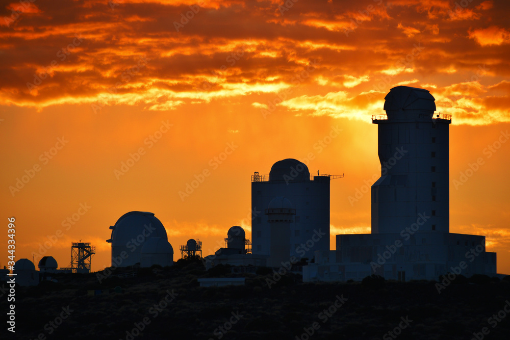 Zachód Słońca nad obserwatorium Teide - Teneryfa - obrazy, fototapety, plakaty 