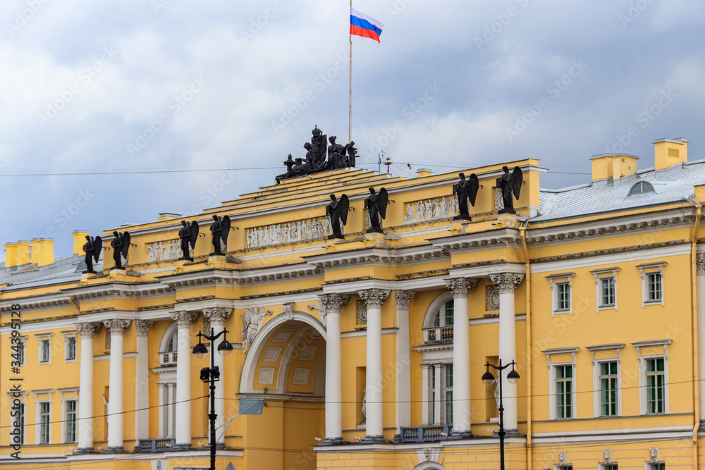 Obraz premium Senate and Synod Building (now headquarters of the Constitutional Court of Russia) on Senate square in St. Petersburg, Russia