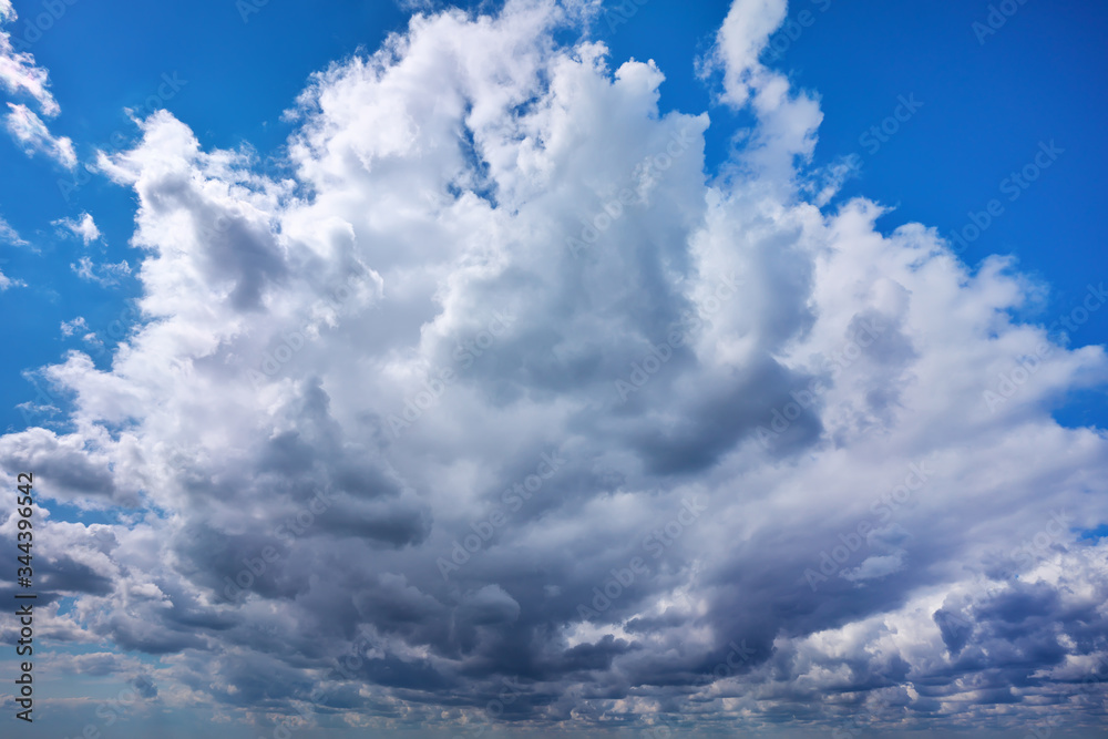 Fototapeta premium Cloudy and thunder sky before the rain