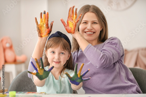 Drawing teacher giving priv...