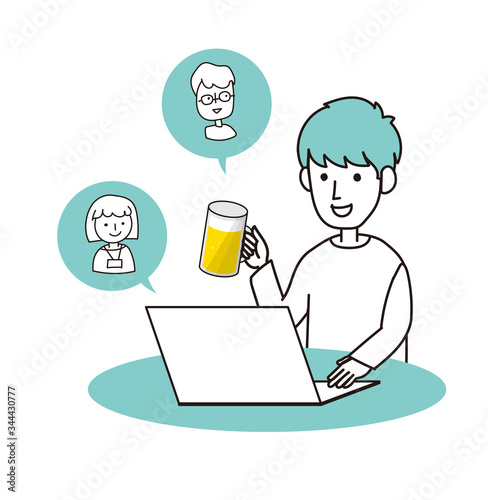 ノートパソコンでリモート飲み会をする男性＿Remote drinking party