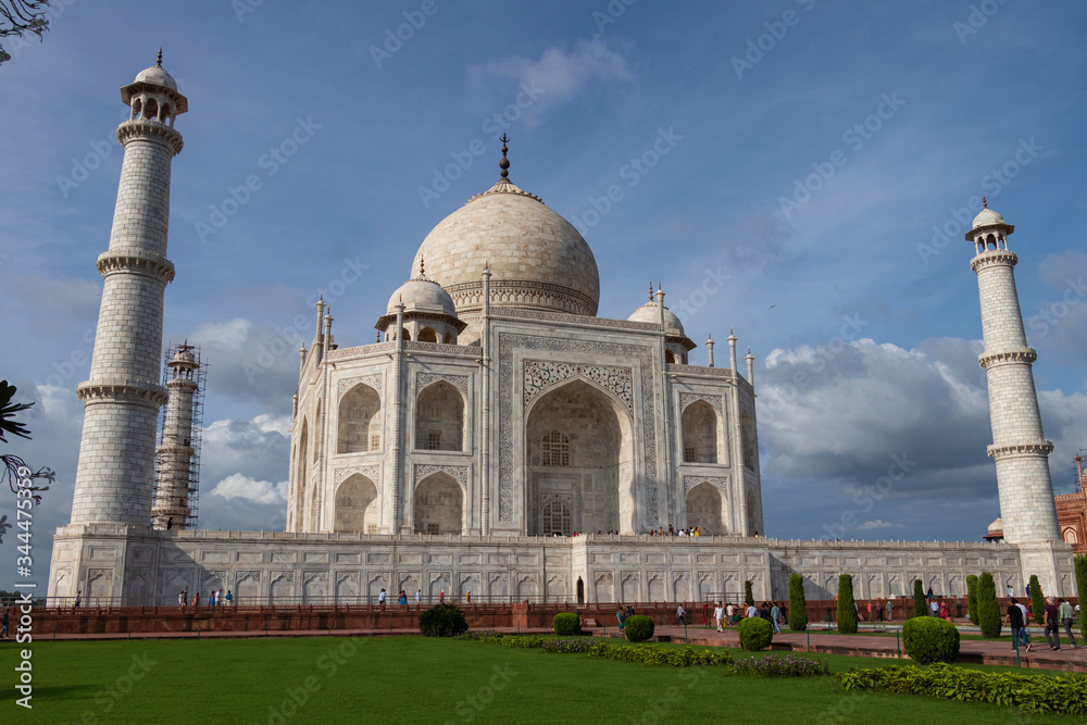Taj Mahal side View, Uttar Pradesh, India, Asia