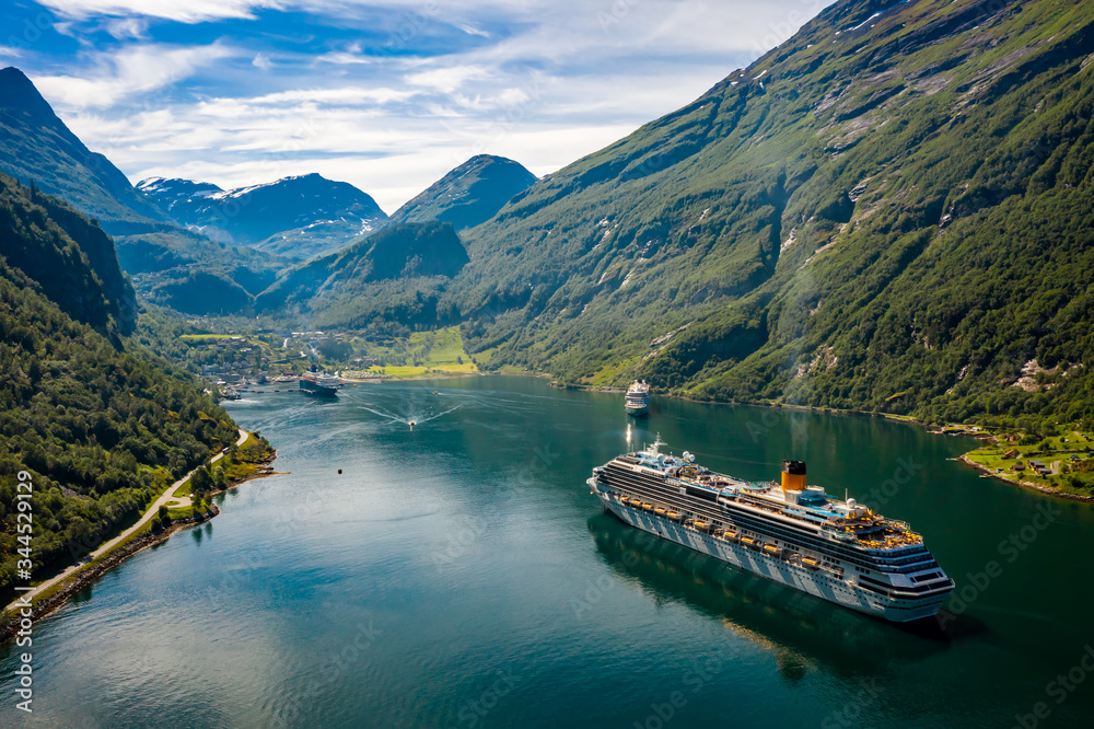 Cruise Liners On Geiranger fjord, Norway - obrazy, fototapety, plakaty 