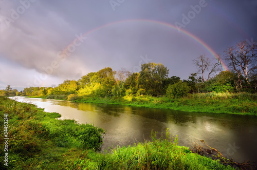 Tęcza nad rzeką Bzurą © Grzegorz Komendarek