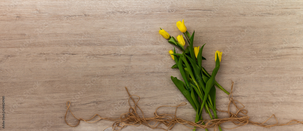 Naklejka premium Bukiet żółtych tulipanów 