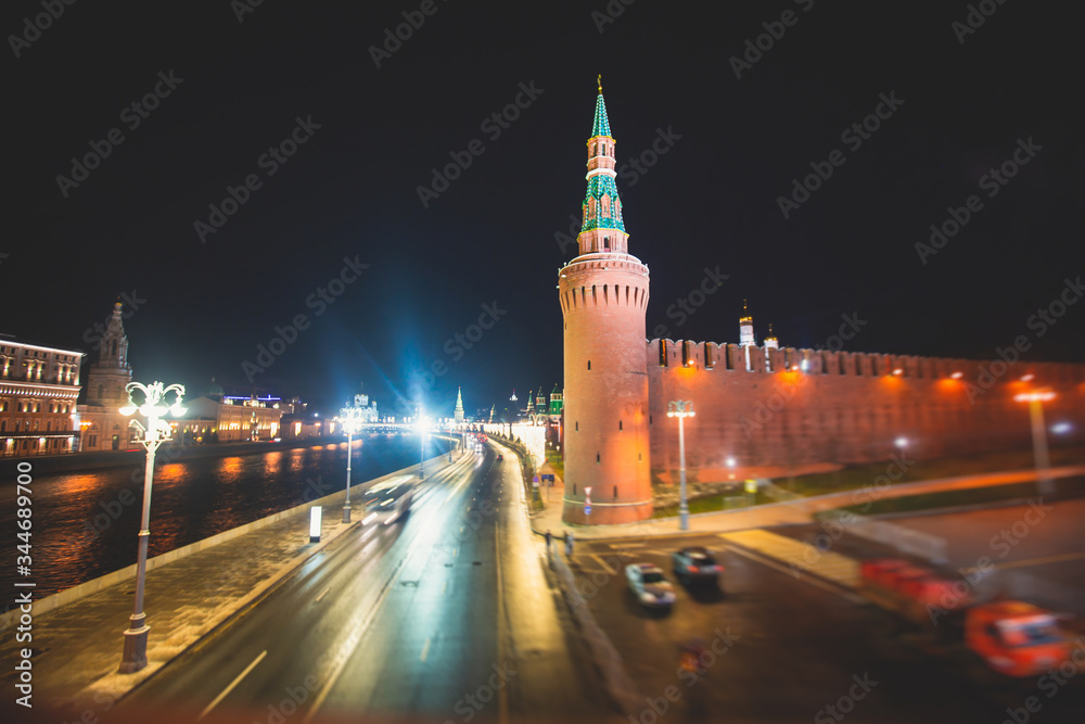 Obraz premium Moscow streets with New Year decoration, Christmas illumination on the Red Square, with Christmas market fair, with Saint Basil's Cathedral, Russia