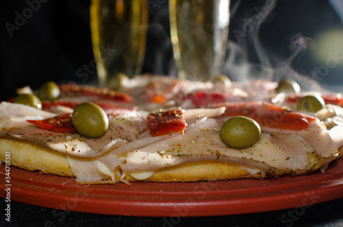Pizza de Jamon y Morrones,
