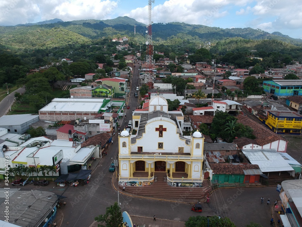 Fototapeta premium Iglesia Ciudad Barrios, San Miguel El Salvador