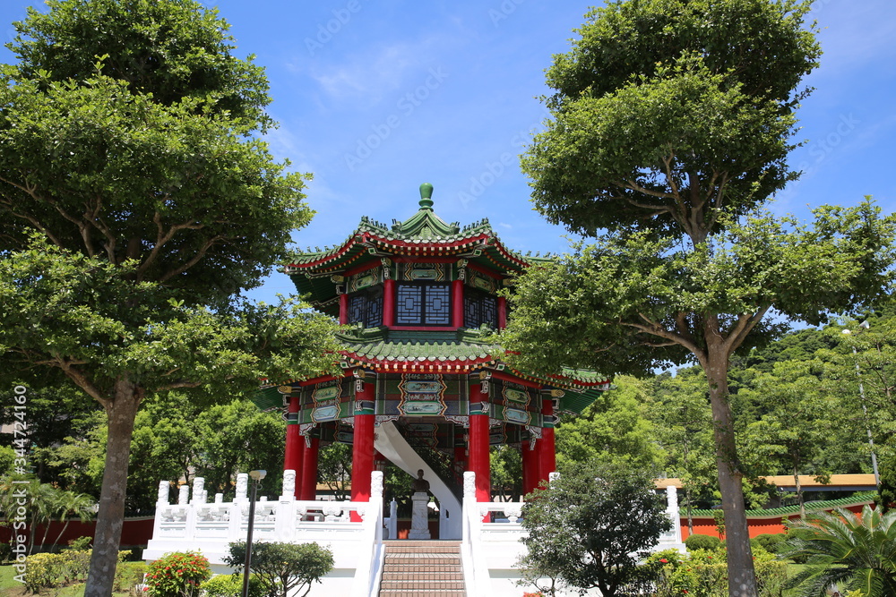 Fototapeta premium National Revolutionary Martyrs' Shrine in Taiwan