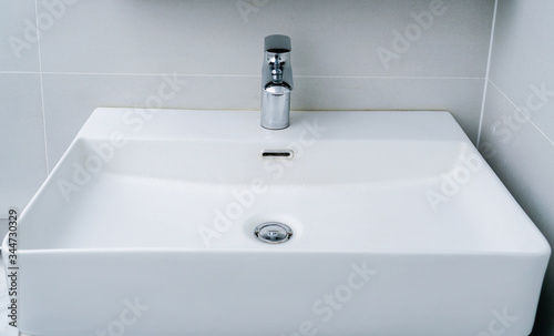 Hand washing basin and faucet of minimalist household toilet