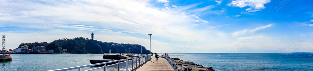 【パノラマ】神奈川県 湘南・江ノ島の海風景