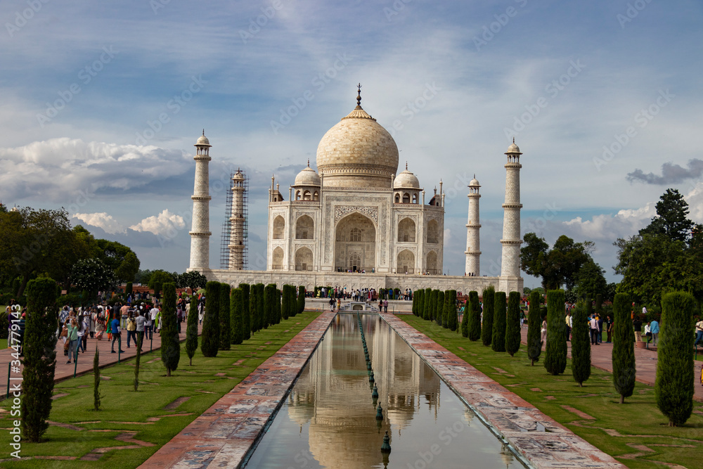 Obraz premium Taj mahal, 1631, Agra, Uttar Pradesh, india
