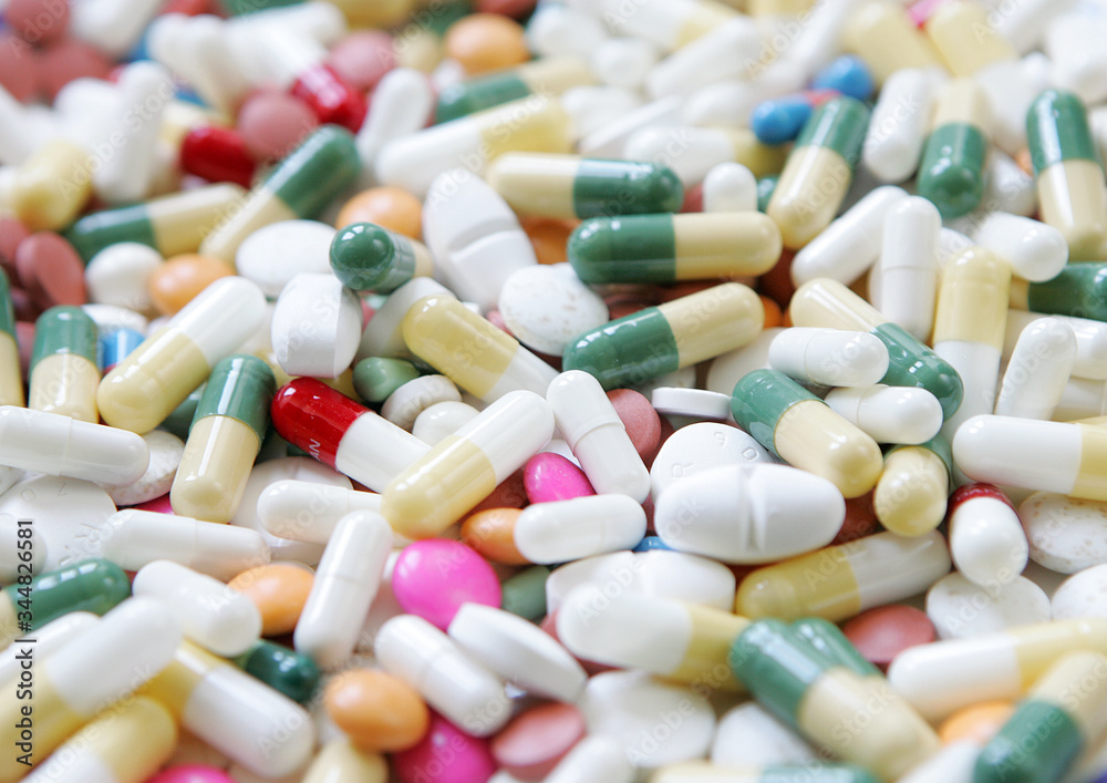 Pillule de médicament dans assiette Pillule de médicament dans assiette