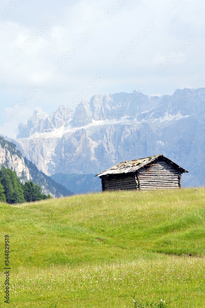 Hütten in den Dolomiten