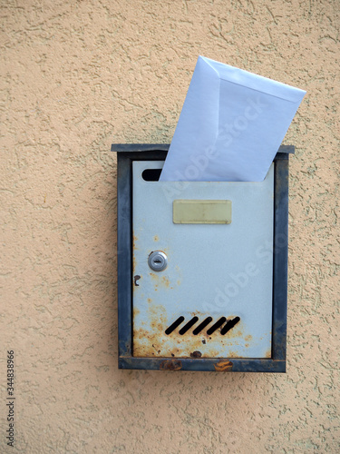 Wallpaper Mural old mailbox is still on the wall Torontodigital.ca