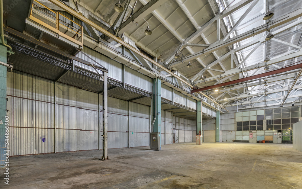 Obraz premium The interior of an empty production hall.