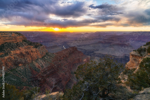 sunset at hopi point on the rim trail at the south rim of grand canyon in arizona  usa