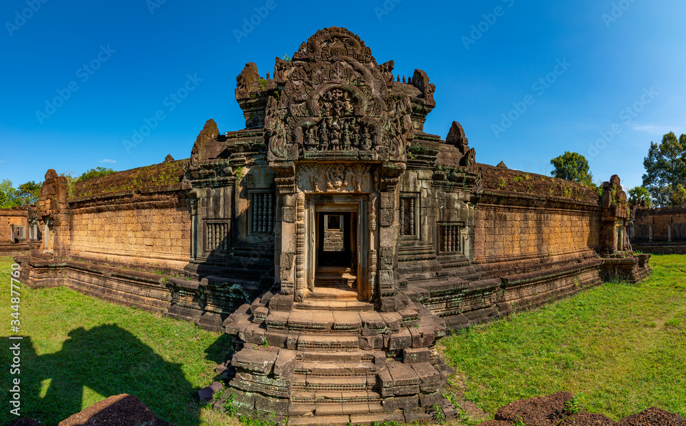 Naklejka premium Banteay Samre temple Khmer temple at Angkor Thom is popular tourist attraction, Angkor Wat Archaeological Park in Siem Reap, Cambodia UNESCO World Heritage Site