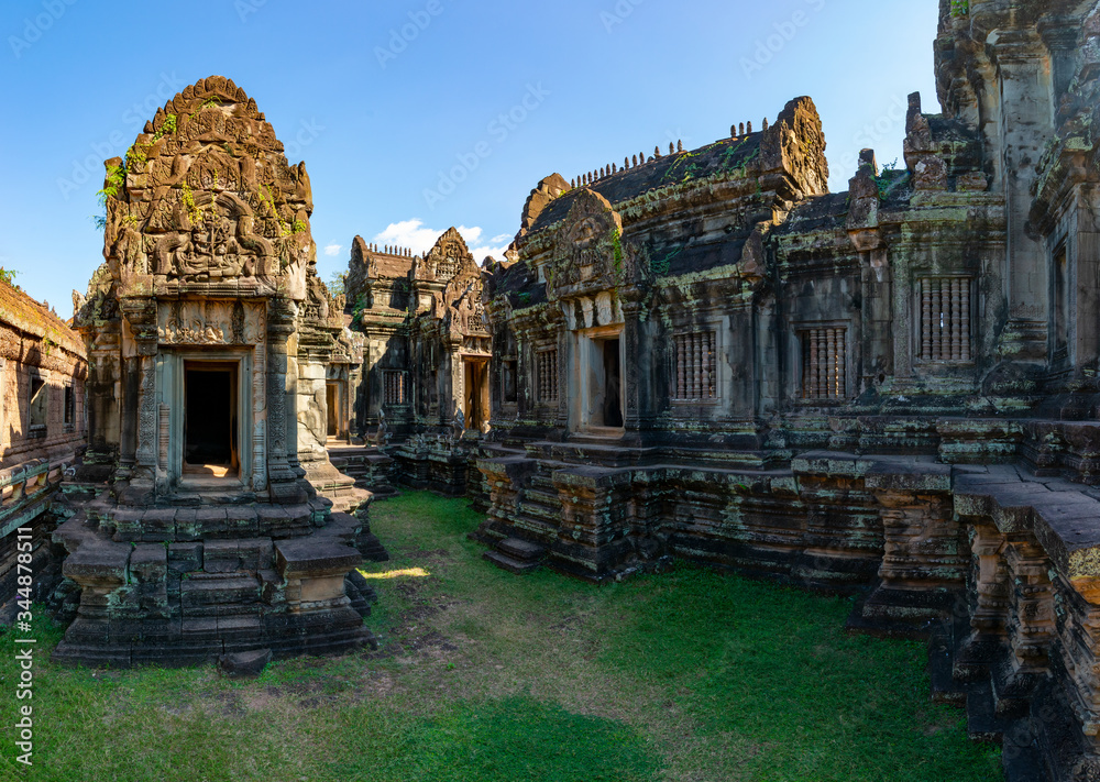Naklejka premium Banteay Samre temple Khmer temple at Angkor Thom is popular tourist attraction, Angkor Wat Archaeological Park in Siem Reap, Cambodia UNESCO World Heritage Site