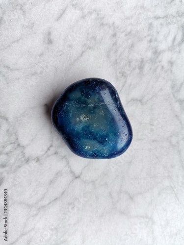 minerały, agat błękitny, błękitny kamień 