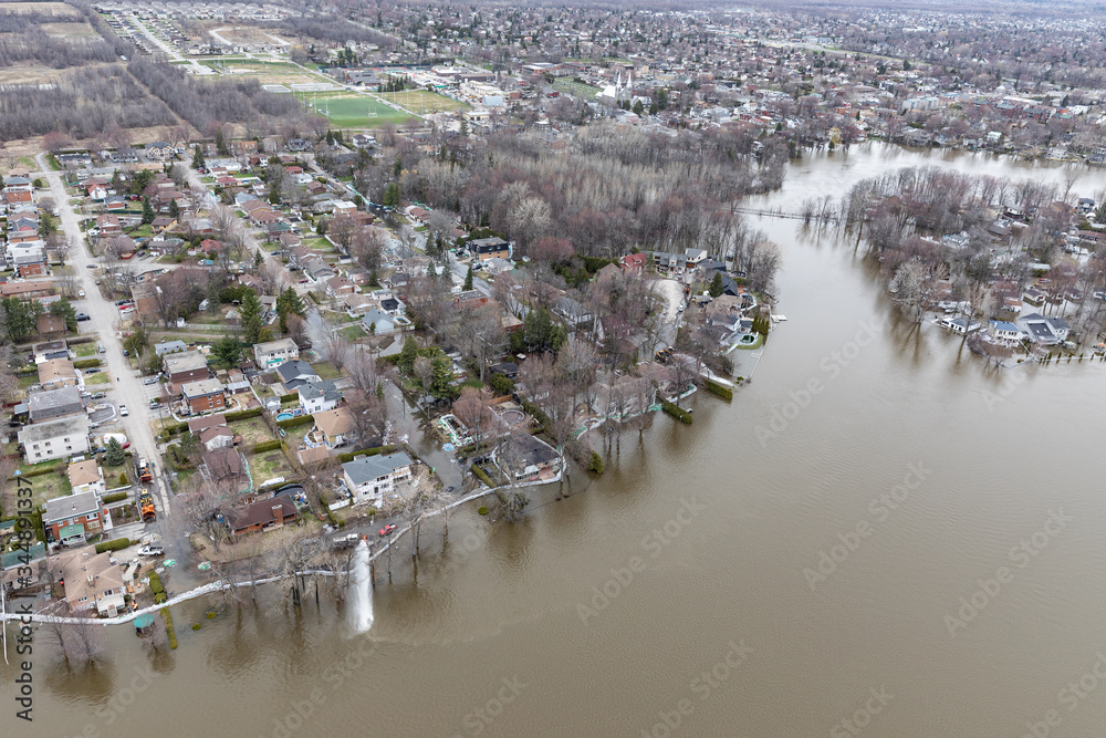 Naklejka premium Katastrofa powodziowa w Montrealu w 2019 r