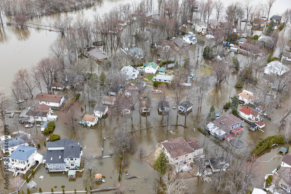 Obraz premium 2019 flood disaster in Montreal