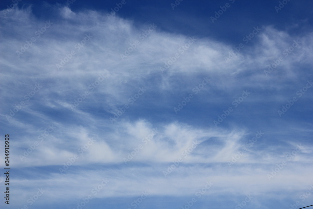 clouds of unusual shape, clouds in the sky, beautiful sky background