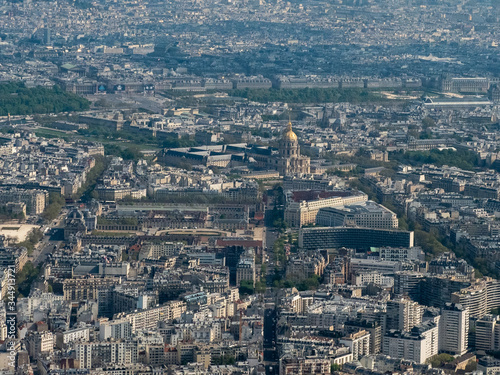vue aérienne de Paris et des Invalides © Francois