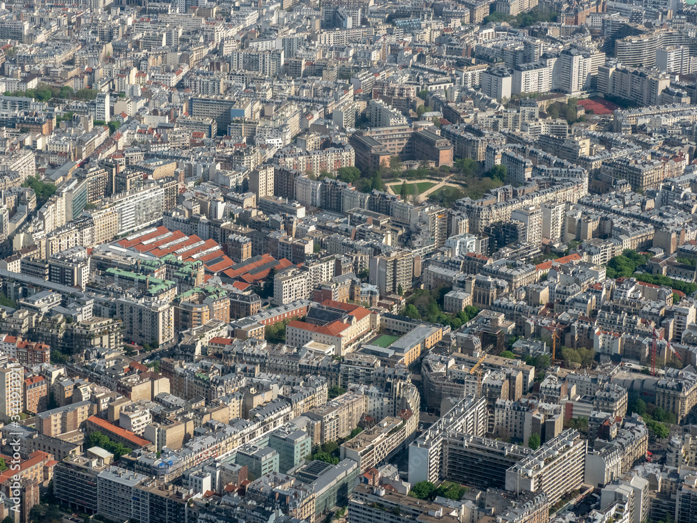 vue aérienne de Paris et du Parc Georges Brassens