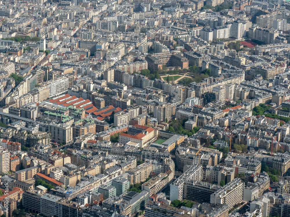 Fototapeta premium vue aérienne de Paris et du Parc Georges Brassens