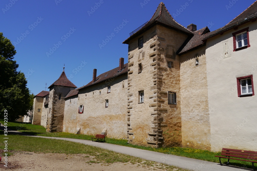 Mittelalterliche Stadtmauer Weißenburg in Bayern