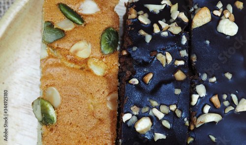 Fotografi cake and chocolate cake withe grain and healthy style sweet tast food