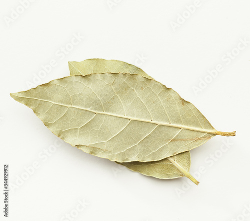 dried bay leaves