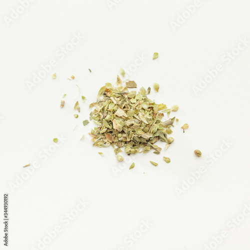dried oregano 