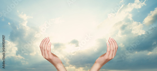Canvas Print Sky clouds with open hands