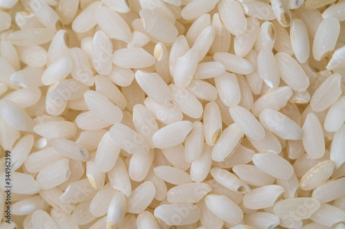 close up de granos de arroz de sushi japonica con iluminación de estudio