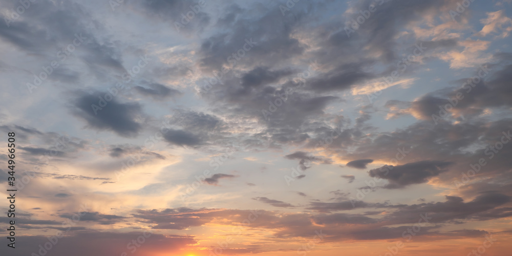 Obraz premium Dramatic sunset sky. Cloudy sky as a background.