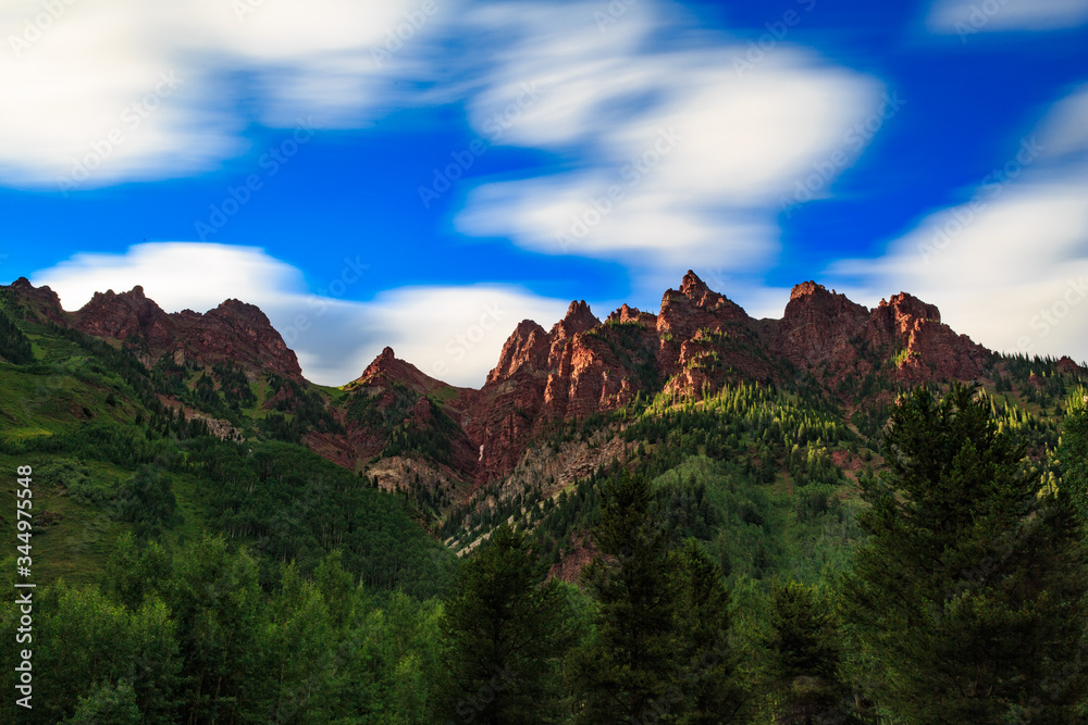 Obraz premium Maroon Peaks