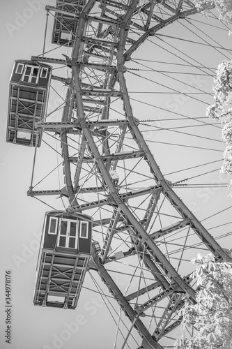 Fotografie Foto en blanco y negro  de la famosa noria del parque de atracciones Prater  en Viena