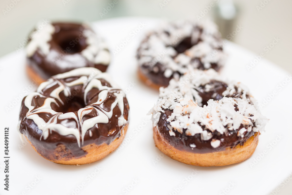 DONAS DE CHOCOLATE CON COCO