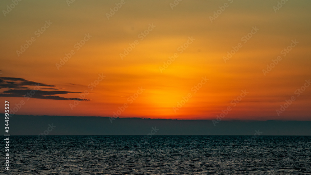 Fototapeta premium sunset over the sea