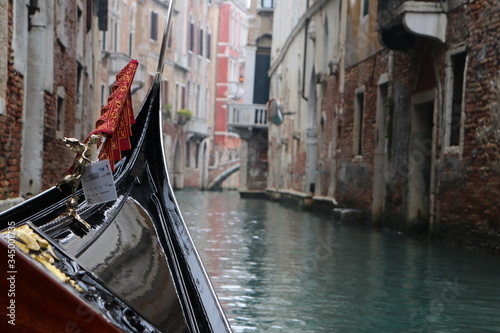 gondola in venice italy
Gondola em Veneza na Italia Canal