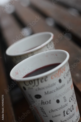 Two cups of glintvein