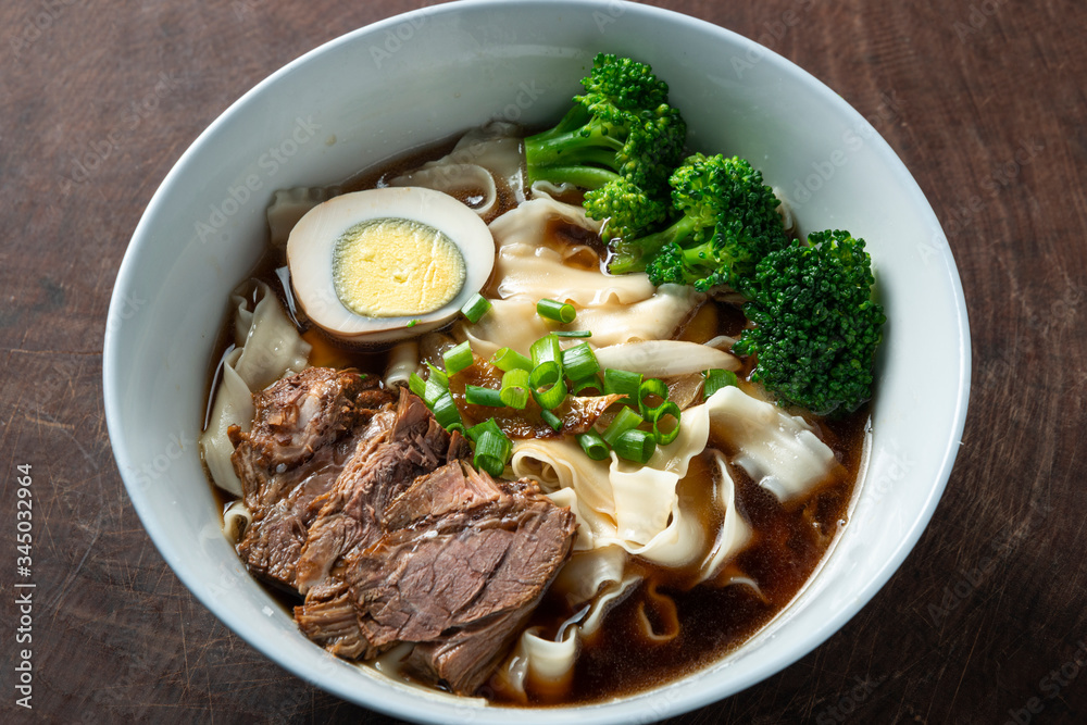 A bowl of delicious Chinese beef noodles
A bowl of delicious Chinese beef noodles