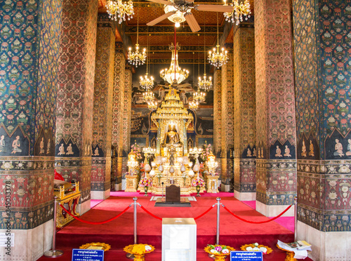 Bangkok Wat Pathum Wanaram Ratchaworawihan Buddhist temple, Thailand