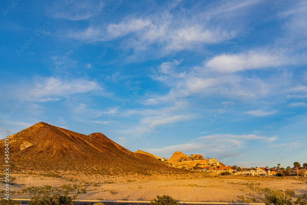 Fototapeta premium Sunset view of a beautiful building in Calico Ridge area